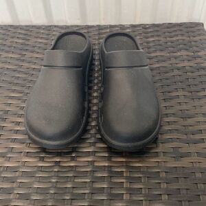 Oofos clogs shoes, women’s size 8